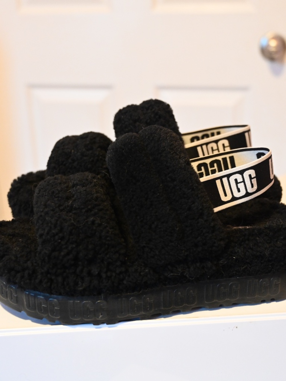 UGG Wmns Oh Fluffita Slippers Black
